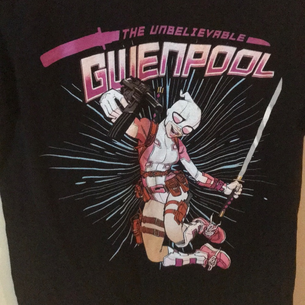 Gwenpool marvel comics shirt